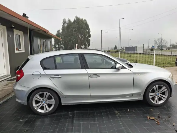 BMW 120 2009 - 10950 EUR, 159122 km - AUTO.MOTO.pt - 159122km - foto 10 de 17