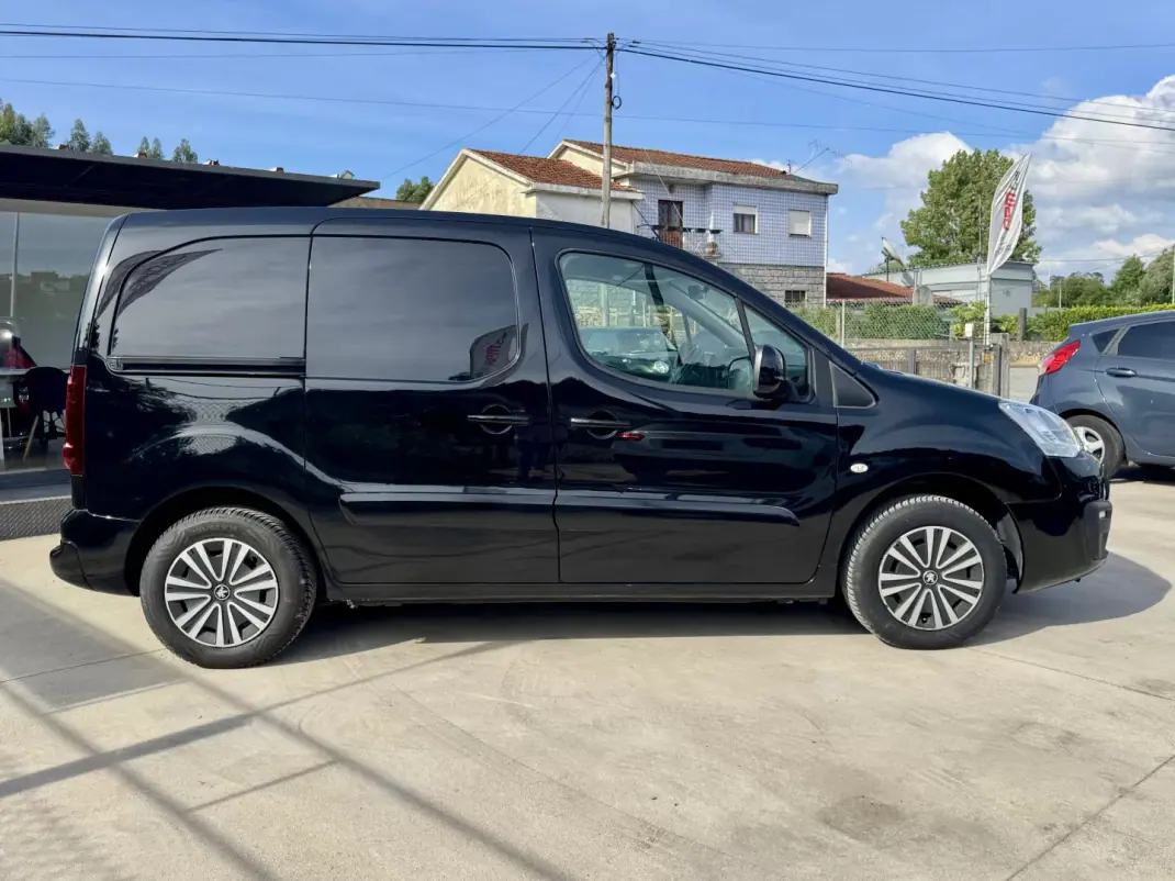 Peugeot 2015 - 9999 EUR, 108000 km - AUTO.MOTO.pt - 108000km - foto 21 de 23