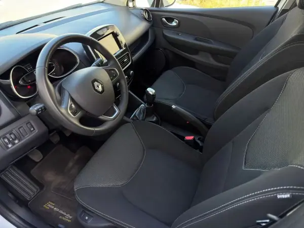 Renault Clio 2019 - 9900 EUR, 129750 km - AUTO.MOTO.pt - 129750km - foto 5 de 18