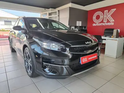 Kia XCeed 2022 - 17500 EUR, 68000 km - AUTO.MOTO.pt - 68000km - foto 1 de 37
