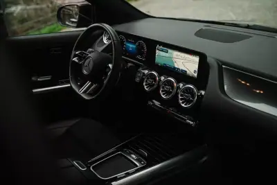 Mercedes-Benz GLA 250 2024 - 46850 EUR, 19000 km - AUTO.MOTO.pt - 19000km - foto 2 de 48