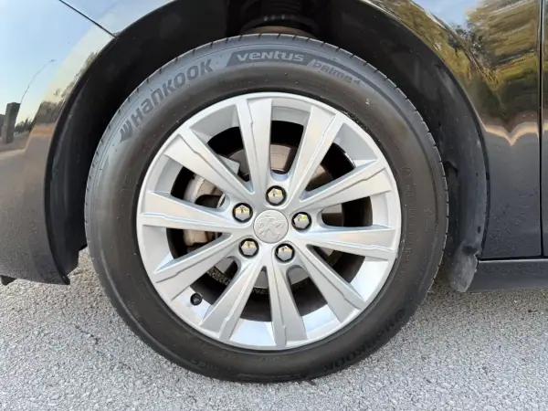 Peugeot 308 SW 2020 - 12900 EUR, 135154 km - AUTO.MOTO.pt - 135154km - foto 35 de 44