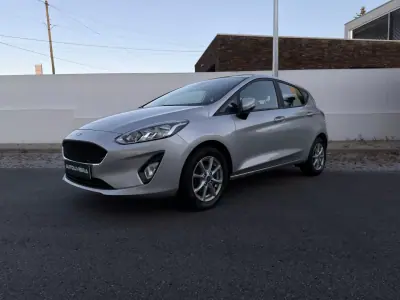 Ford Fiesta 2018 - 10500 EUR, 138071 km - AUTO.MOTO.pt - 138071km - foto 2 de 21
