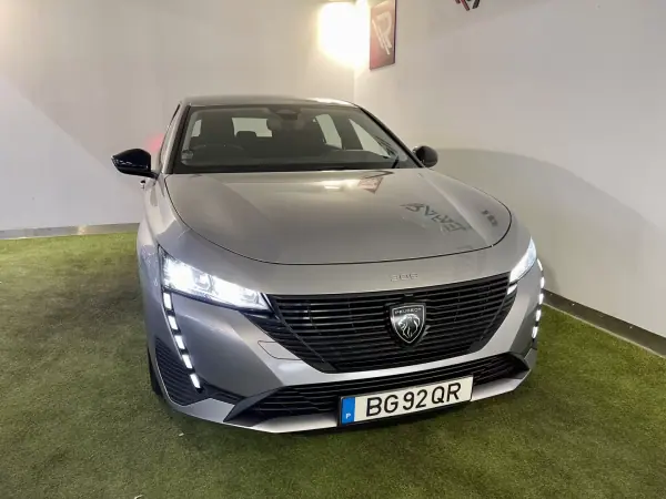 Peugeot 308 2024 - 19500 EUR, 56000 km - 56000km - foto 4 de 31