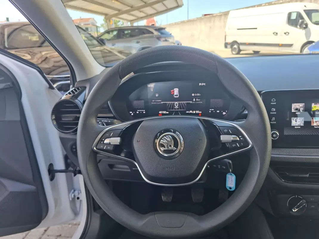 Skoda Fabia 2024 - 15000 EUR, 40500 km - 40500km - foto 18 de 30
