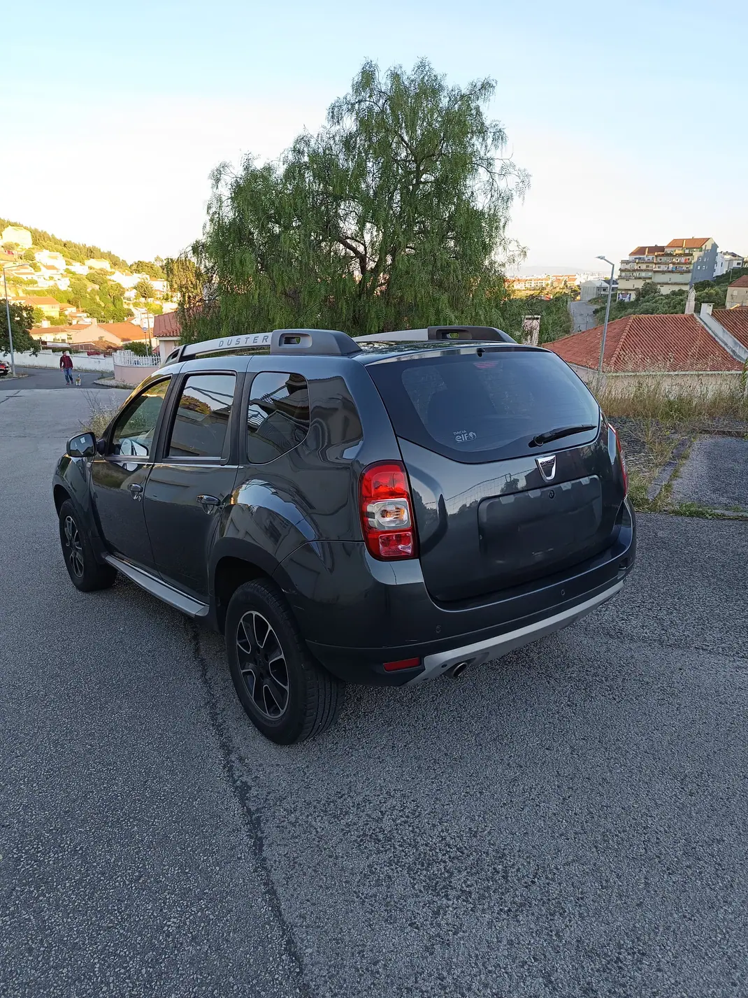 Dacia Duster 2017 - 10500 EUR, 157000 km - AUTO.MOTO.pt - 157000km - foto 2 de 2
