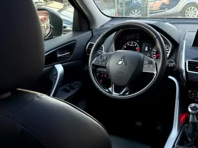 Mitsubishi Eclipse Cross 2019 - 21750 EUR, 89000 km - AUTO.MOTO.pt - 89000km - foto 12 de 24
