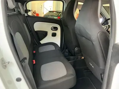 Renault Twingo 2019 - 10690 EUR, 38142 km - 38142km - foto 12 de 13