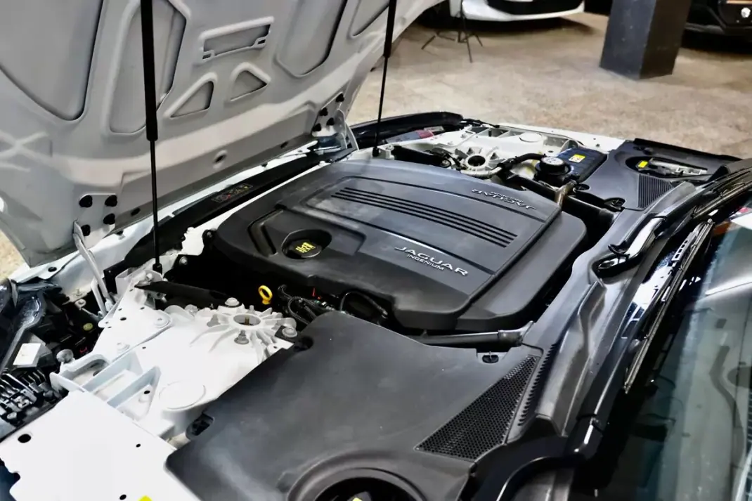 Jaguar F-Type 2019 - 48900 EUR, 47575 km - AUTO.MOTO.pt - 47575km - foto 20 de 29