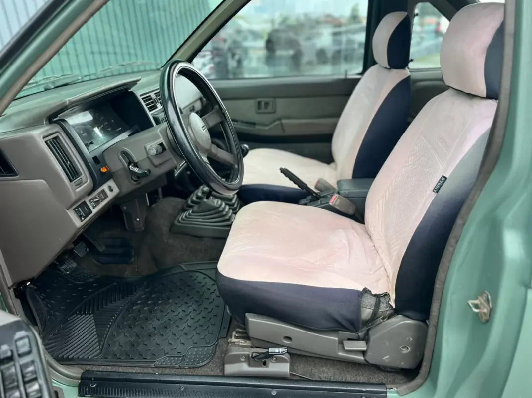 Nissan Terrano 1990 - 7500 EUR, 356940 km - AUTO.MOTO.pt - 356940km - foto 8 de 15