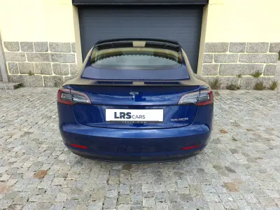 Tesla Model 3 2021 - 35990 EUR, 43640 km - AUTO.MOTO.pt - 43640km - foto 5 de 17