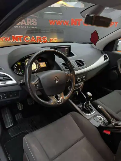 Renault Mégane Sport Tourer 2013 - 4900 EUR, 257854 km - AUTO.MOTO.pt - 257854km - foto 6 de 18