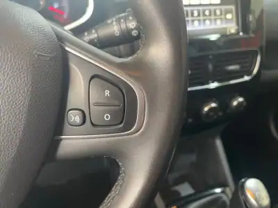 Renault Clio 2019 - 11750 EUR, 106000 km - AUTO.MOTO.pt - 106000km - foto 41 de 45