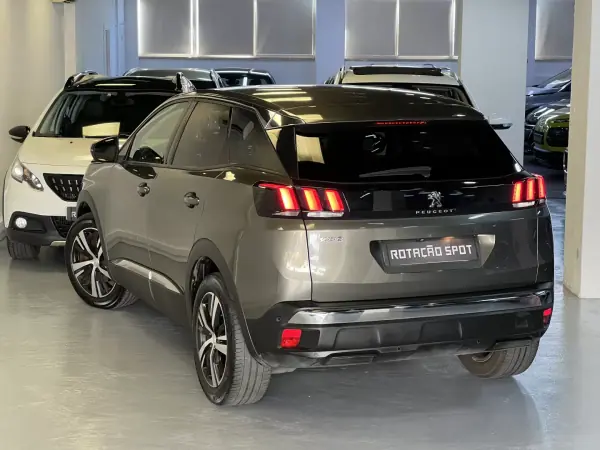 Peugeot 3008 2019 - 12990 EUR, 115000 km - AUTO.MOTO.pt - 115000km - foto 6 de 43