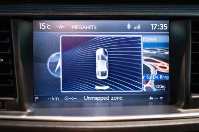Peugeot 508 SW 2011 - 7990 EUR, 272000 km - AUTO.MOTO.pt - 272000km - foto 11 de 19