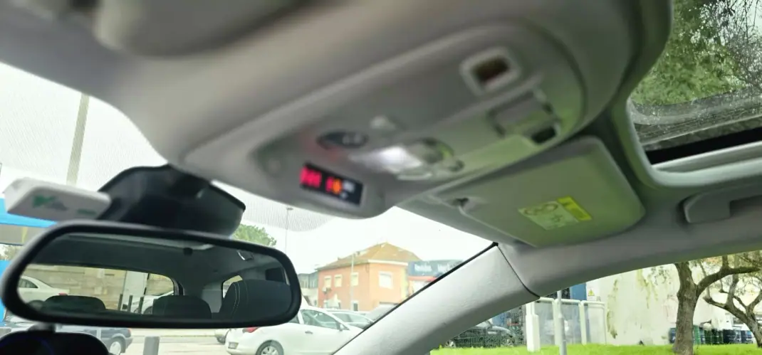 Peugeot 308 SW 2005 - 14900 EUR, 212300 km - AUTO.MOTO.pt - 212300km - foto 9 de 13