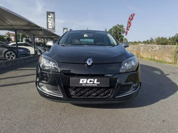 Renault Mégane Sport Tourer 2011 - 8990 EUR, 214000 km - AUTO.MOTO.pt - 214000km - foto 2 de 38