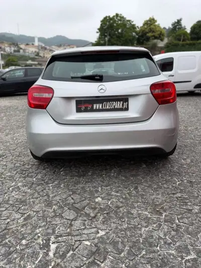 Mercedes-Benz A 160 2014 - 12900 EUR, 220000 km - AUTO.MOTO.pt - 220000km - foto 4 de 8