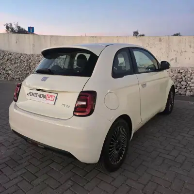 Fiat 500e 2022 — foto 4 de 22