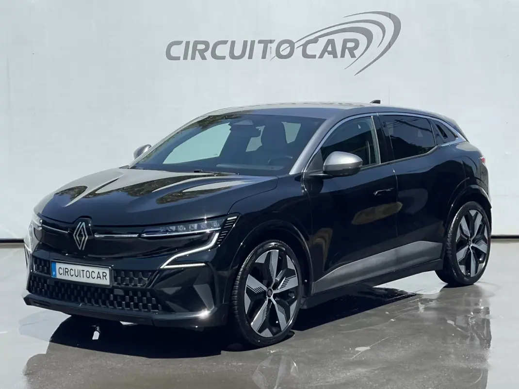 Renault Mégane E-Tech 2023 - 28500 EUR, 48034 km - AUTO.MOTO.pt - 48034km - foto 1 de 8