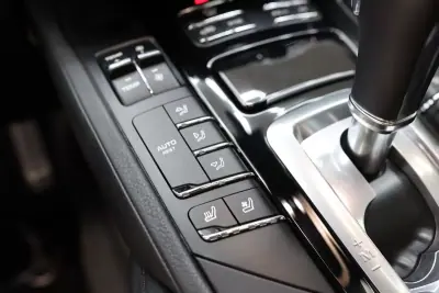 Porsche Cayenne 2015 - 41900 EUR, 140000 km - 140000km - foto 20 de 32