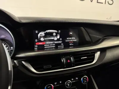 Alfa Romeo Stelvio 2017 - 22900 EUR, 215900 km - AUTO.MOTO.pt - 215900km - foto 55 de 60
