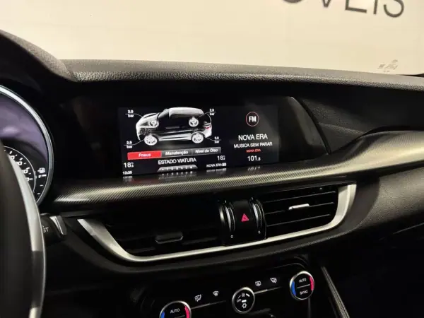Alfa Romeo Stelvio 2017 - 22900 EUR, 215900 km - AUTO.MOTO.pt - 215900km - foto 55 de 60