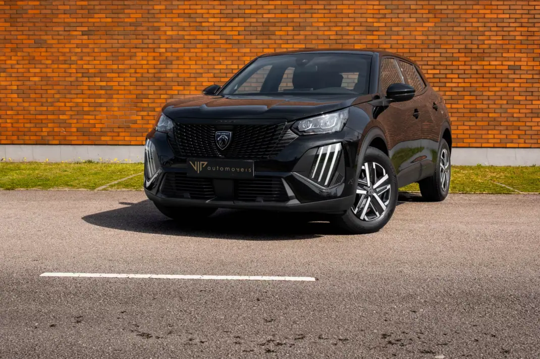 Peugeot 2008 2023 - 19750 EUR, 40500 km - AUTO.MOTO.pt - 40500km - foto 1 de 20