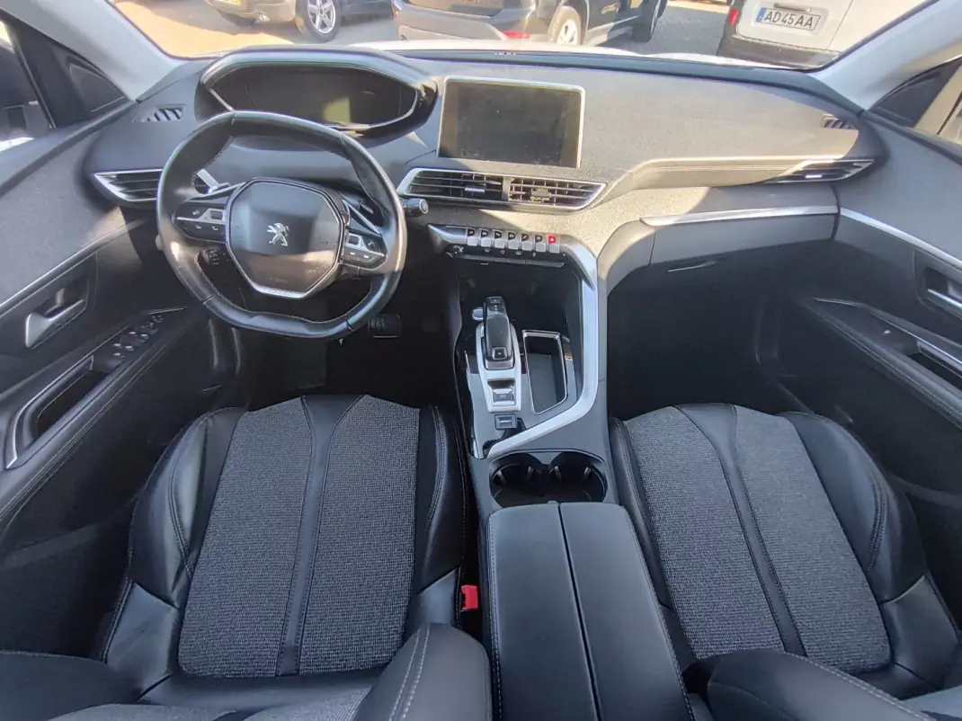Peugeot 3008 2017 - 16900 EUR, 96000 km - 96000km - foto 12 de 23