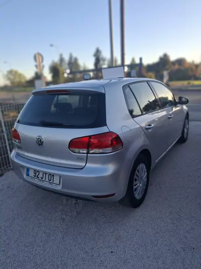 Volkswagen Golf 2010 — photo 5 of 10