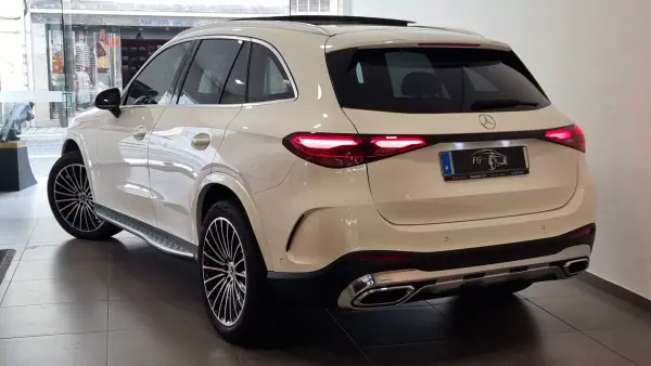 Mercedes-Benz GLC 220 2023 - 63900 EUR, 29182 km - AUTO.MOTO.pt - 29182km - foto 2 de 35