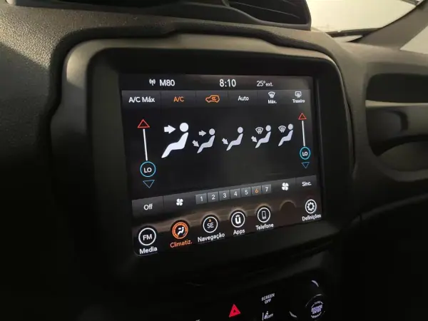 Jeep Renegade 2019 - 15950 EUR, 142000 km - AUTO.MOTO.pt - 142000km - foto 19 de 24