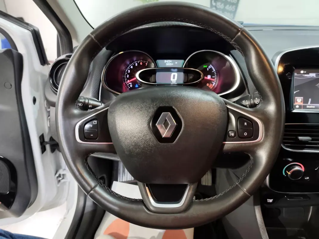 Renault Clio 2017 - 9950 EUR, 94000 km - AUTO.MOTO.pt - 94000km - foto 12 de 22