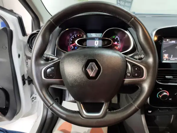 Renault Clio 2017 - 9950 EUR, 94000 km - AUTO.MOTO.pt - 94000km - foto 12 de 22