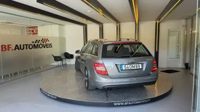 Mercedes-Benz C 180 2014 - 9900 EUR, 299370 km - AUTO.MOTO.pt - 299370km - foto 16 de 52