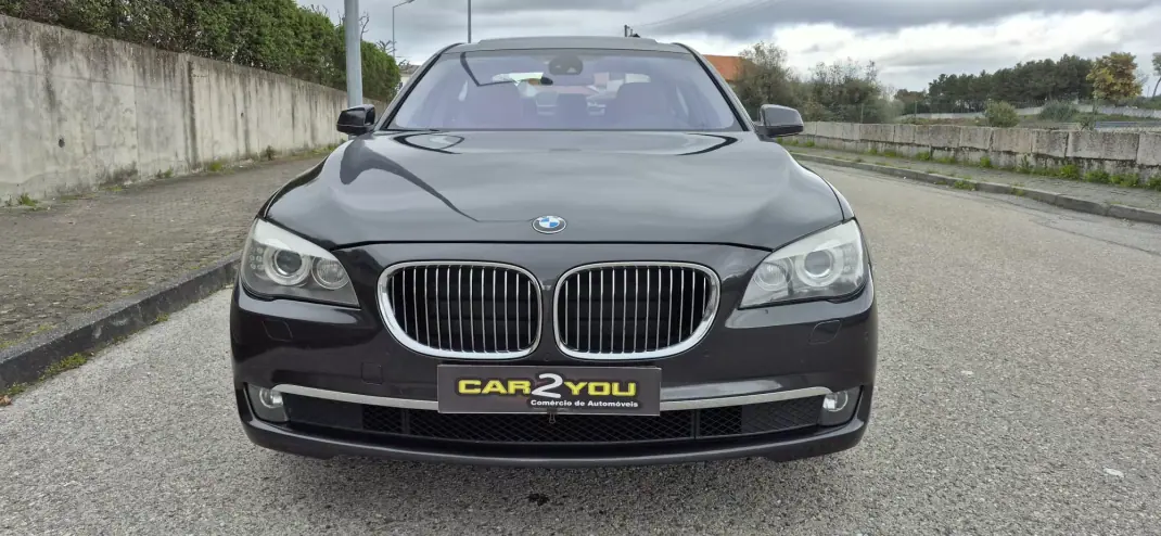 BMW 730 2009 - 13750 EUR, 304000 km - AUTO.MOTO.pt - 304000km - foto 2 de 44