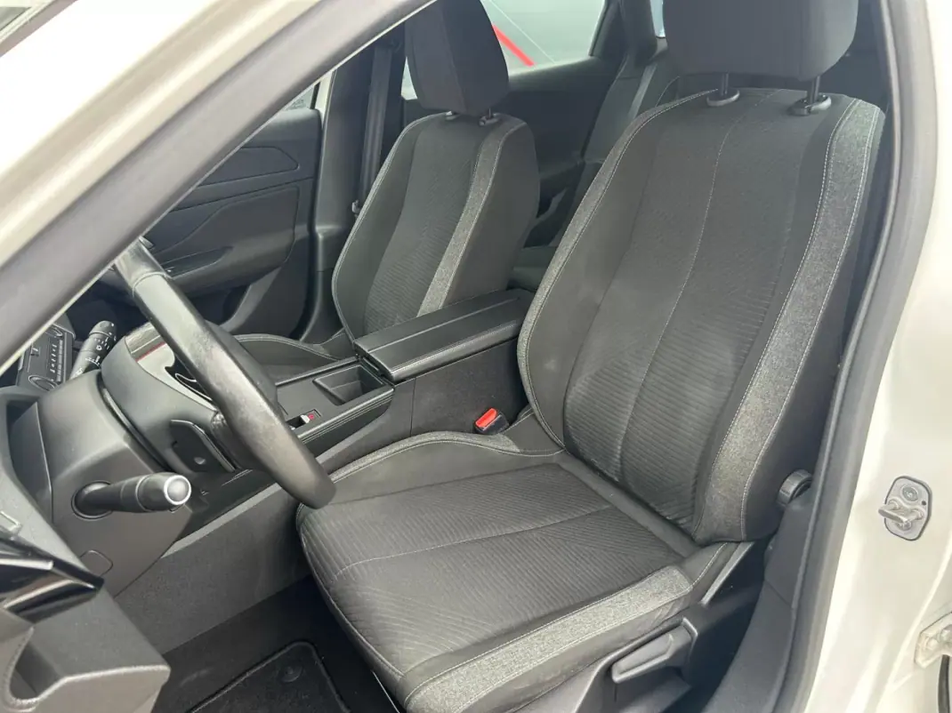 Peugeot 308 SW 2022 - 21990 EUR, 99000 km - AUTO.MOTO.pt - 99000km - foto 9 de 17