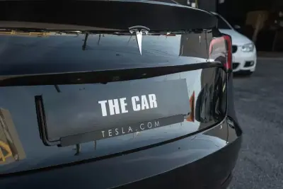Tesla Model 3 2023 - 32900 EUR, 77000 km - AUTO.MOTO.pt - 77000km - foto 8 de 26