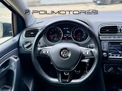 Volkswagen Polo 2017 - 13750 EUR, 50010 km - AUTO.MOTO.pt - 50010km - foto 12 de 16