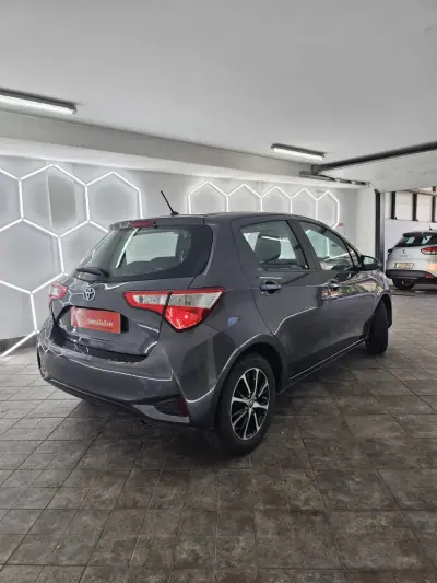 Toyota Yaris 2019 - 13650 EUR, 135421 km - AUTO.MOTO.pt - 135421km - foto 17 de 37