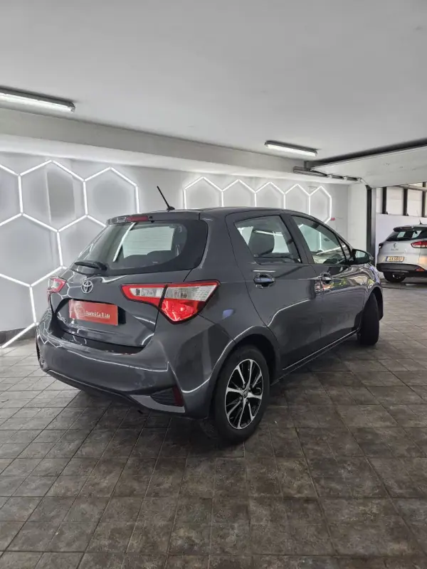 Toyota Yaris 2019 - 13650 EUR, 135421 km - AUTO.MOTO.pt - 135421km - foto 17 de 37