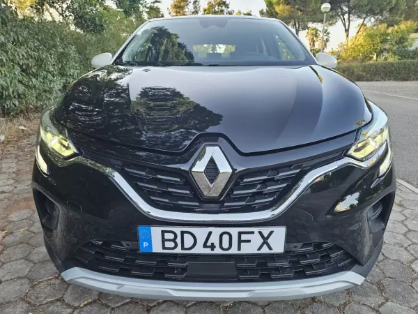 Renault Captur 1.0 TCe Equilibre 2022 Petrol — 58 500 km · Faro Renault Captur 1.0 TCe Equilibre 2022 Petrol