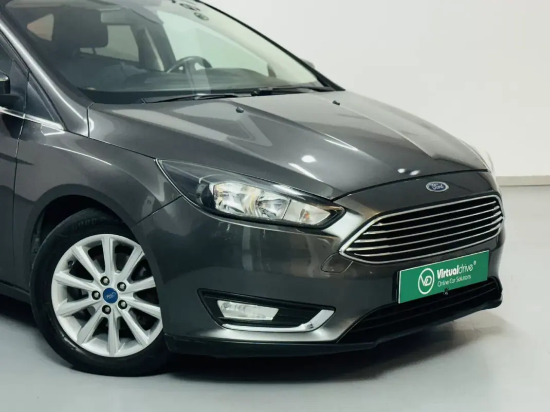 Ford Focus 2015 - 9750 EUR, 182000 km - AUTO.MOTO.pt - 182000km - foto 4 de 49