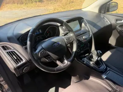 Ford Focus SW 2017 - 9900 EUR, 155000 km - AUTO.MOTO.pt - 155000km - foto 26 de 26