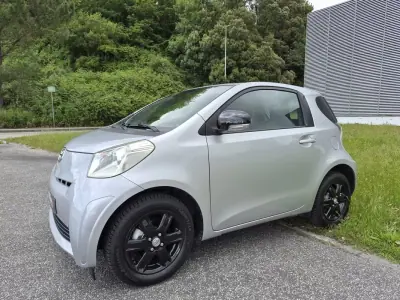 Toyota iQ 2011 - 7499 EUR, 126382 km - AUTO.MOTO.pt - 126382km - foto 4 de 25