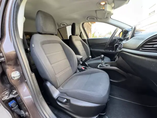 Fiat Tipo Station Wagon 2018 - 12900 EUR, 92385 km - AUTO.MOTO.pt - 92385km - foto 25 de 25