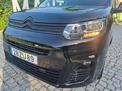 Citroën BERLINGO 3 LUGARES 2020 - 10250 EUR, 230000 km - AUTO.MOTO.pt - 230000km - foto 2 de 12