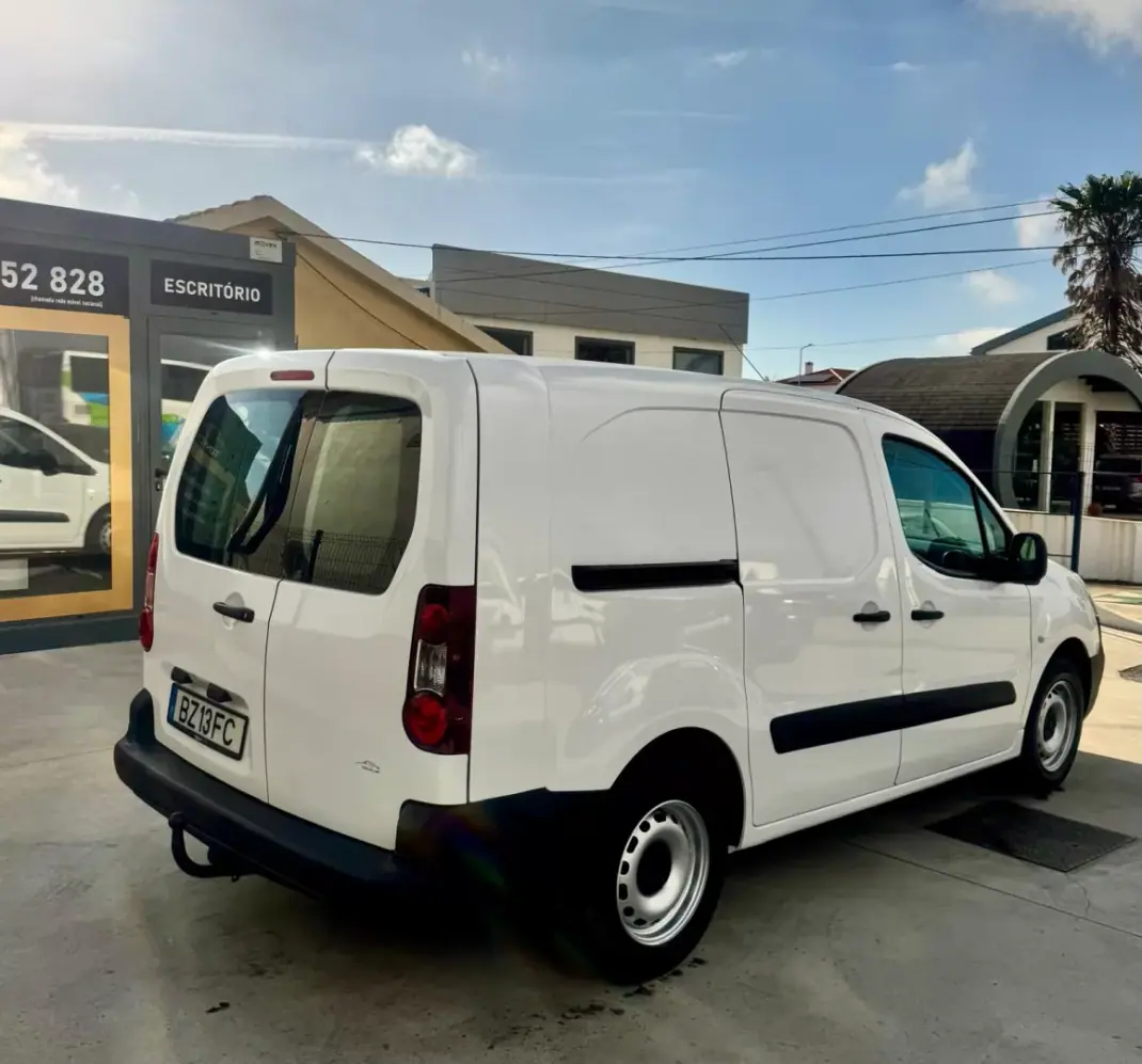 Peugeot 2016 - 13990 EUR, 189000 km - AUTO.MOTO.pt - 189000km - foto 10 de 18