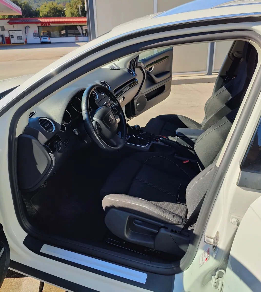 SEAT Exeo 2011 - 12000 EUR, 189000 km - 189000km - foto 6 de 12