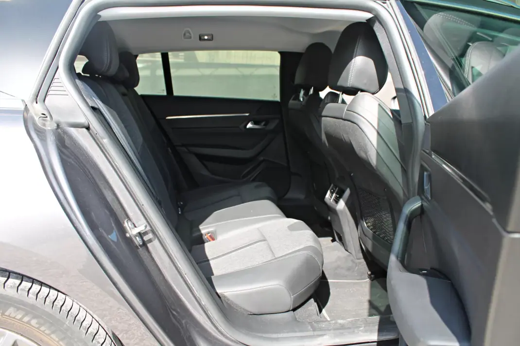 Peugeot 508 SW 2021 - 20980 EUR, 96582 km - 96582km - foto 14 de 16